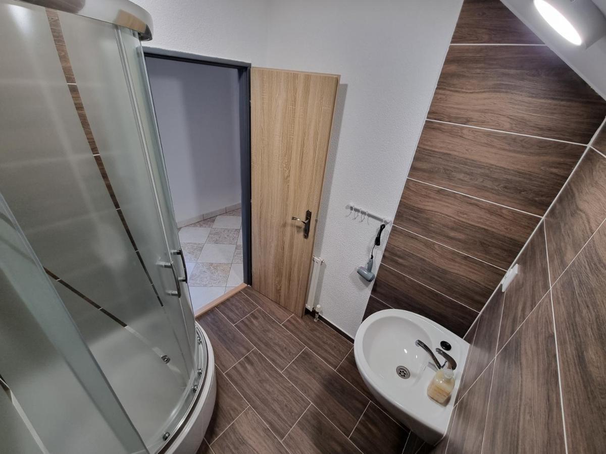 Apartman Emily Brezno Exterior photo