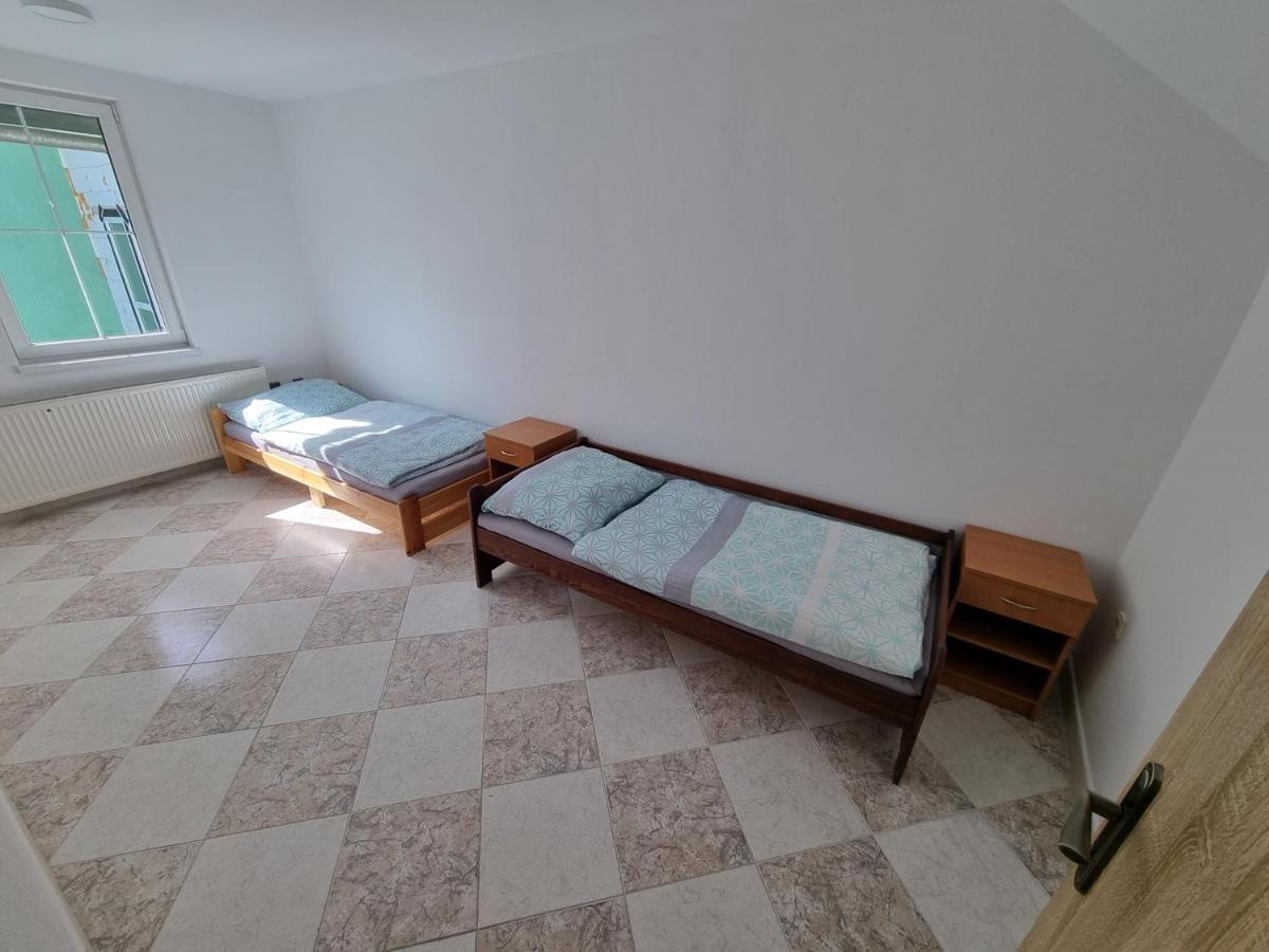 Apartman Emily Brezno Exterior photo